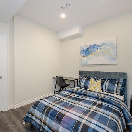 Private Basement Bedrooms In 奥克维尔 外观 照片