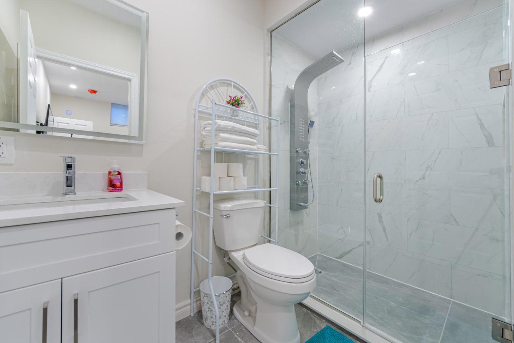 Private Basement Bedrooms In 奥克维尔 外观 照片