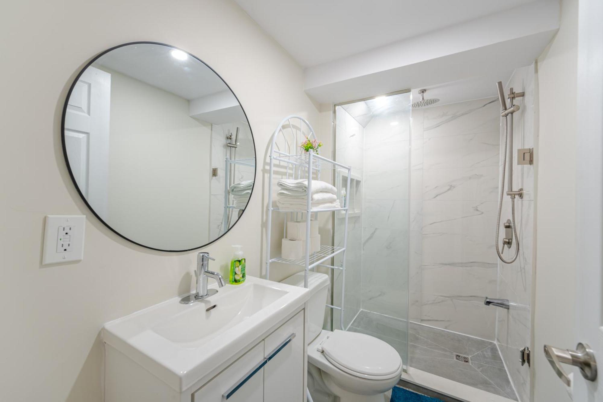 Private Basement Bedrooms In 奥克维尔 外观 照片