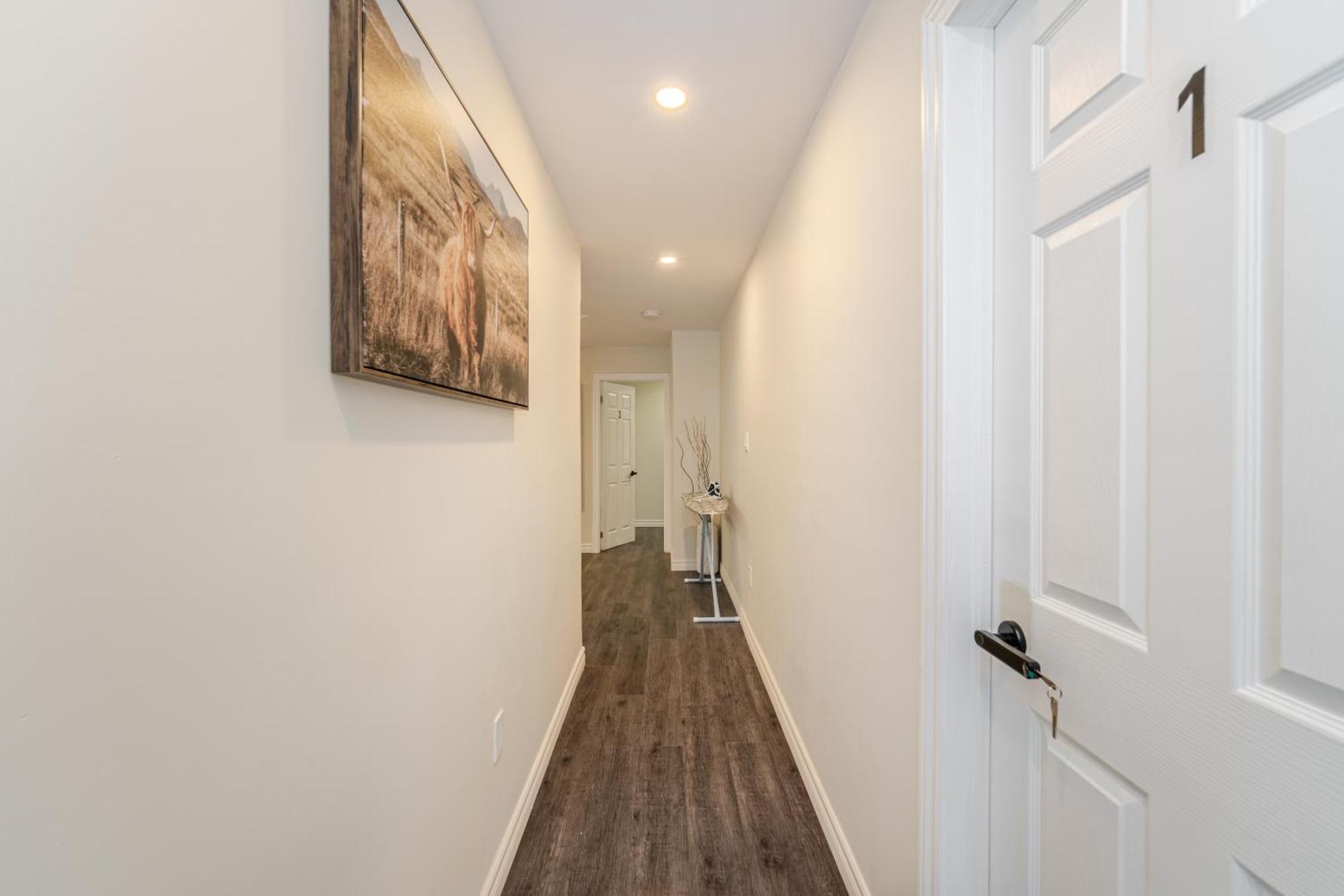 Private Basement Bedrooms In 奥克维尔 外观 照片