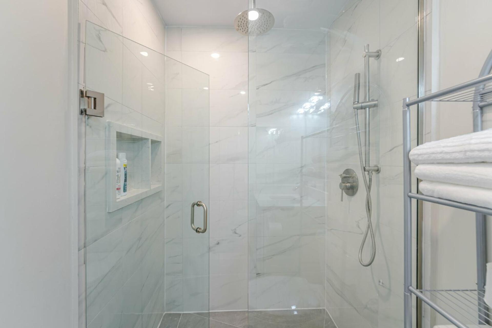 Private Basement Bedrooms In 奥克维尔 外观 照片