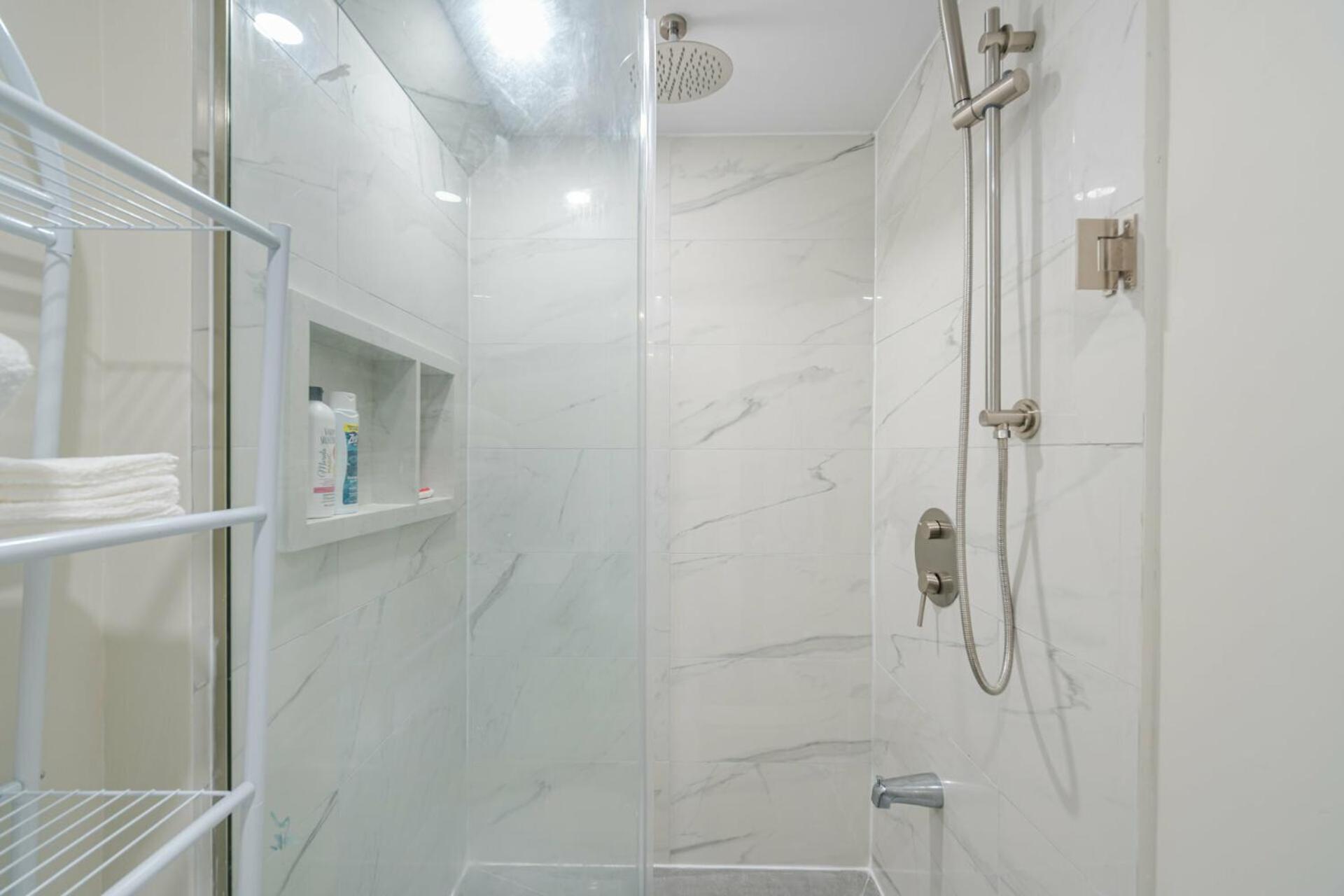 Private Basement Bedrooms In 奥克维尔 外观 照片
